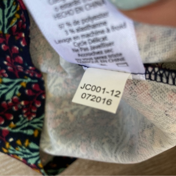 Lularoe Cassie Skirt size XS navy berry & leaves pattern NWT - Picture 6 of 6